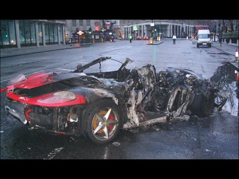 Ατυχήματα με super cars αξίας πολλών χιλιάδων ευρώ (βίντεο)